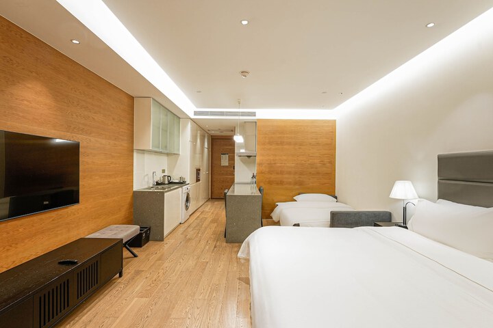 Room 15 of 65