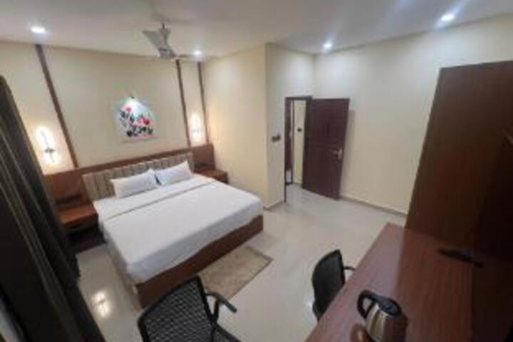 Room 15 of 16