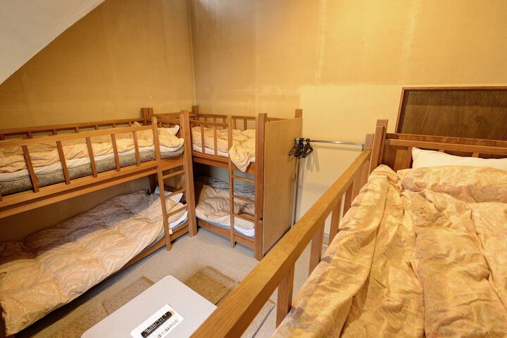 Room 28 of 115