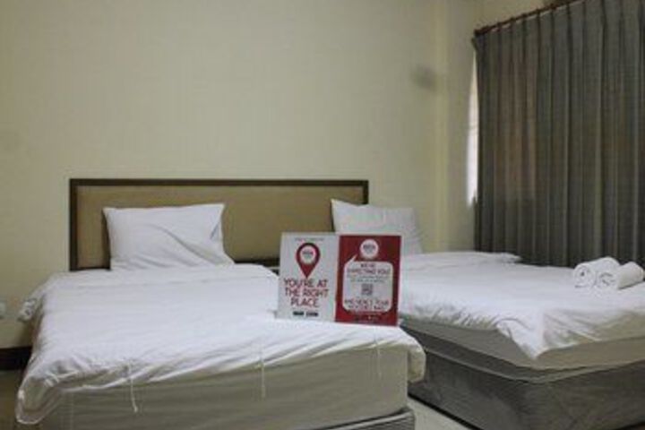 Room 7 of 33