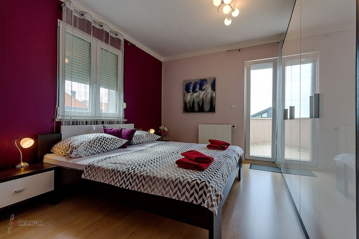Room 5 of 22