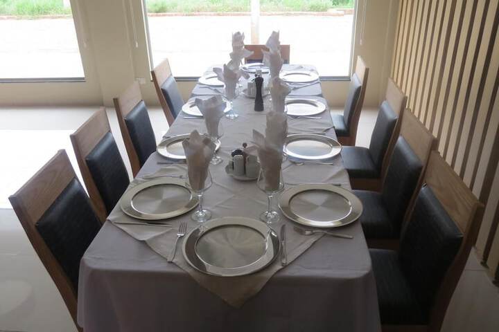 Dining 35 of 48