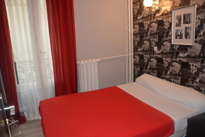 Room 10 of 11