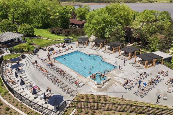 Pool Hotel