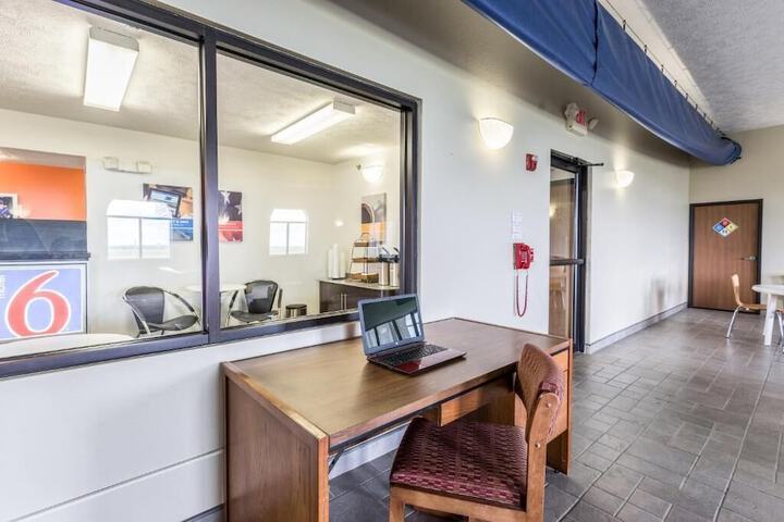 Business Center 55 of 62