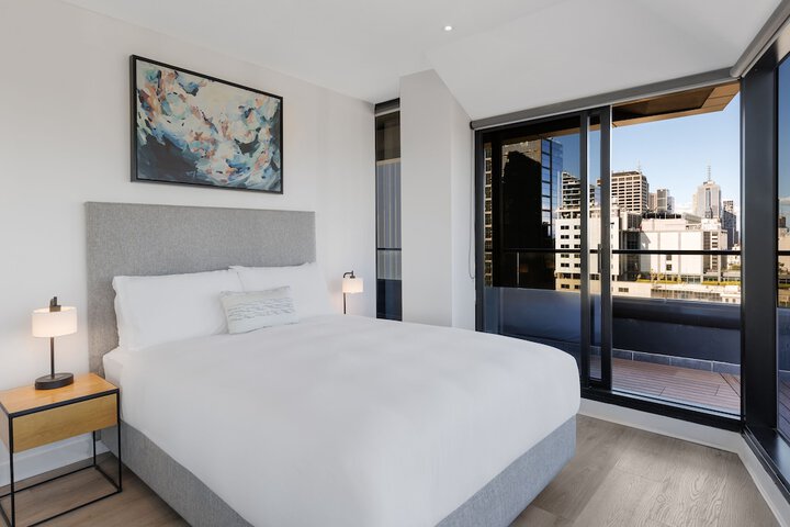 Room 1 of 33