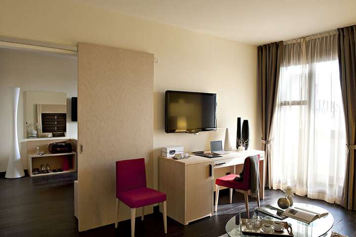 Room 27 of 72