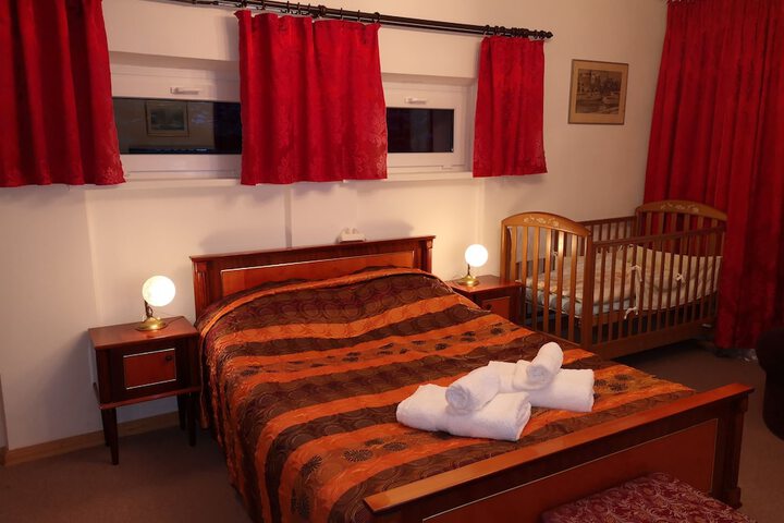 Room 8 of 45