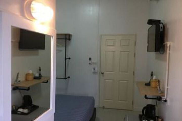 Room 14 of 20