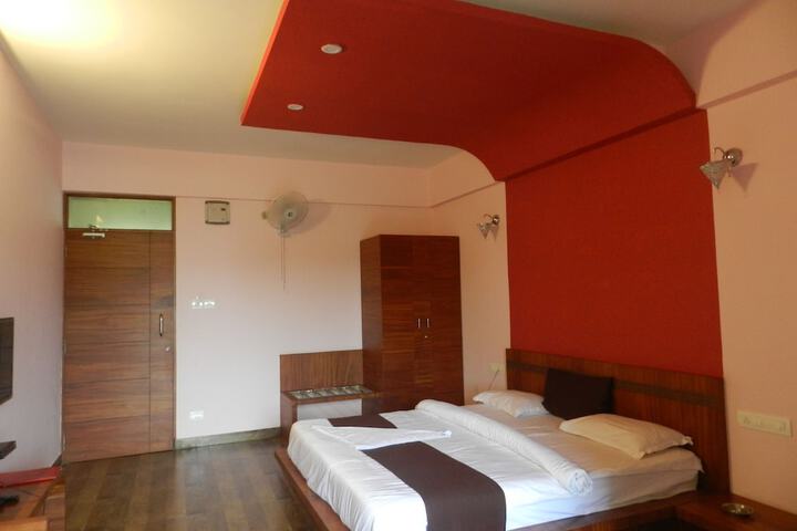 Room 13 of 50