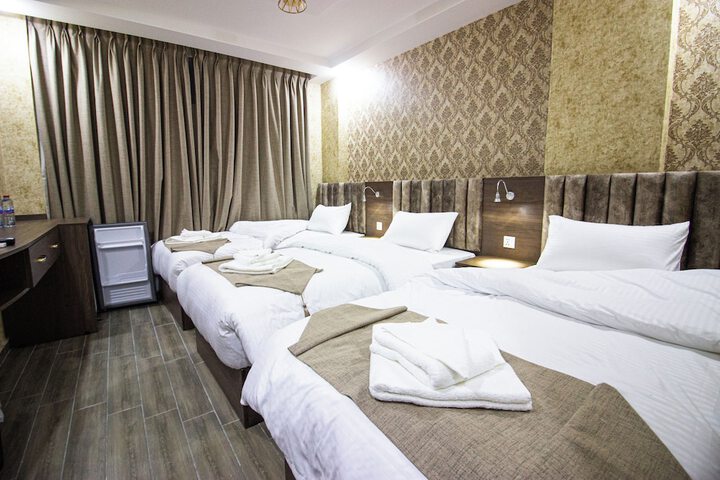 Room 11 of 23