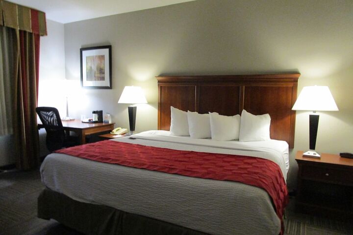 1 King Bed (13 of 37)