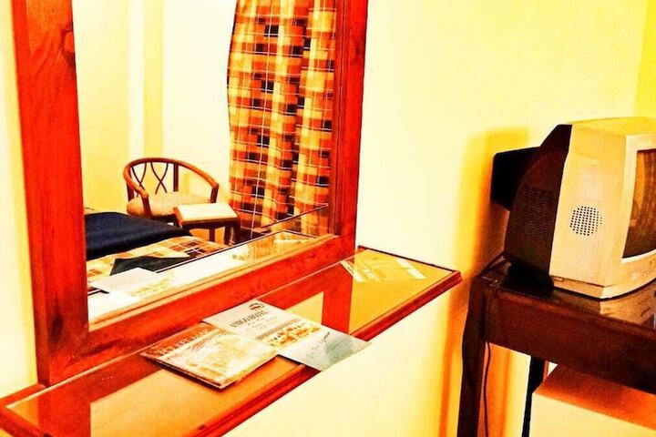 Room 4 of 24