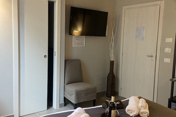 Room 34 of 48