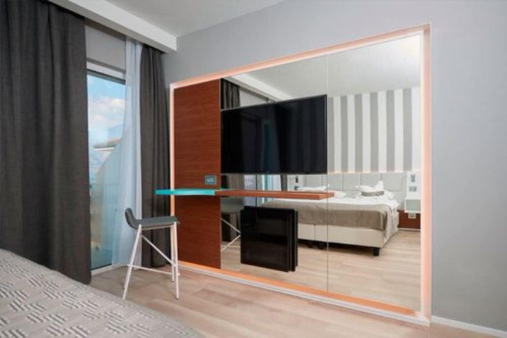 Room 19 of 112