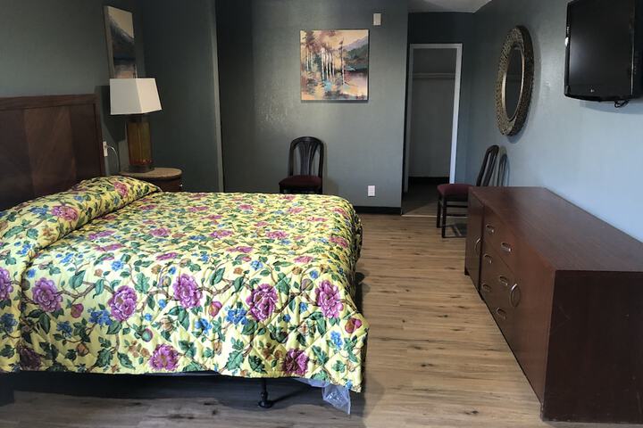 Comfort Single Room (1 of 5)