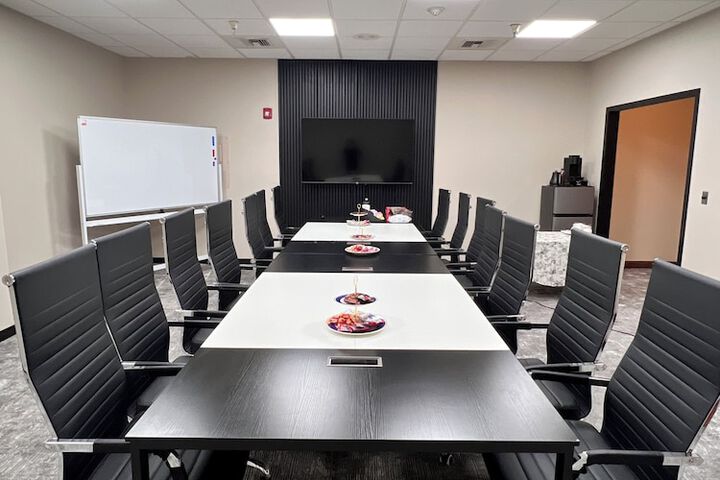 Business Center 37 of 42