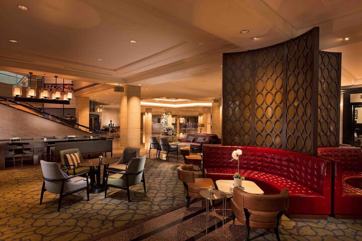 Lounge 60 of 82