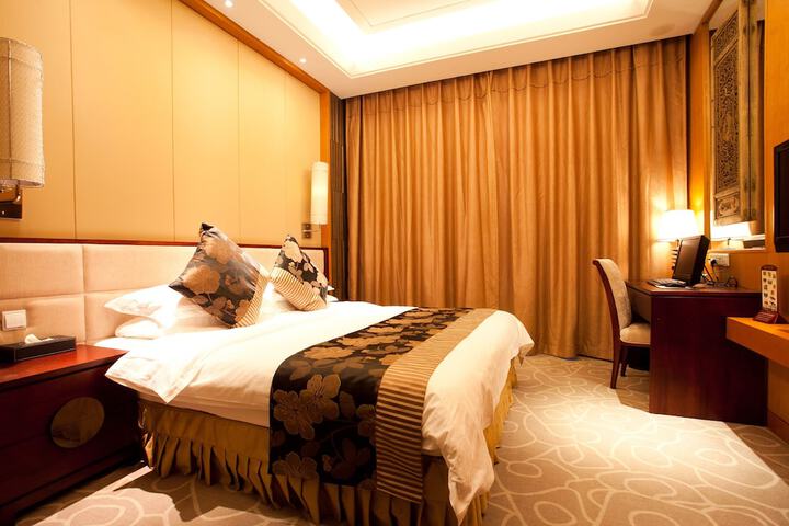 Room 16 of 46