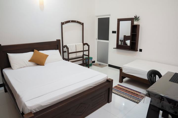 Room 2 of 6