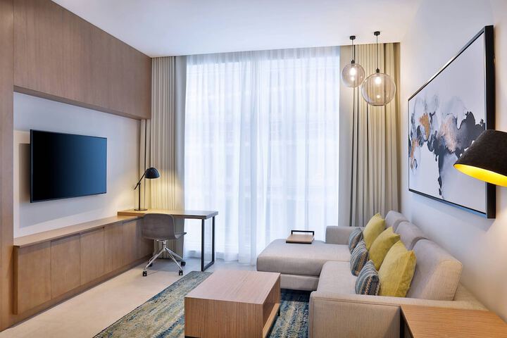 Room 6 of 35