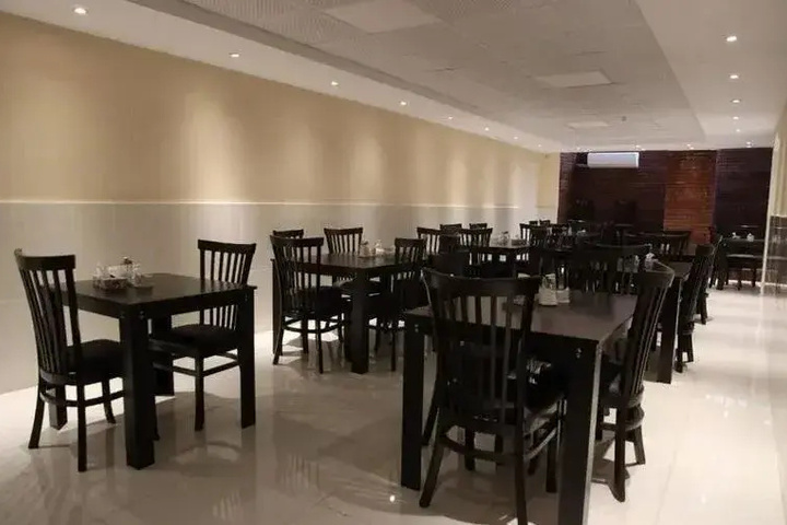 Dining 9 of 10