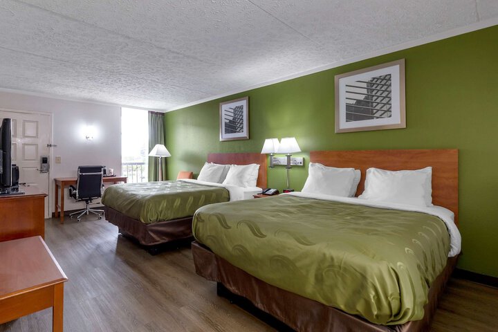 2 Queen Beds Efficiency (6 of 6)