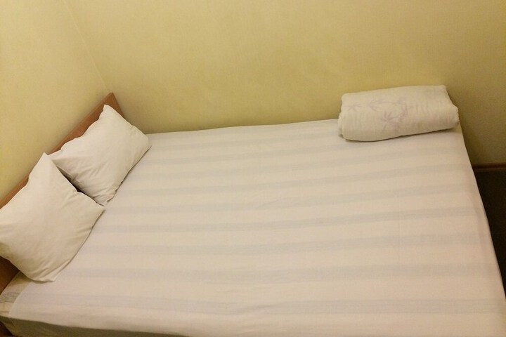 Room 4 of 110