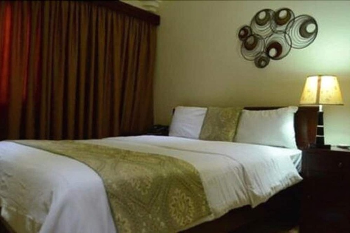 Room 40 of 86