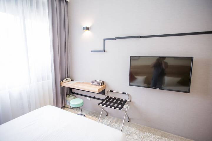 Room 55 of 177