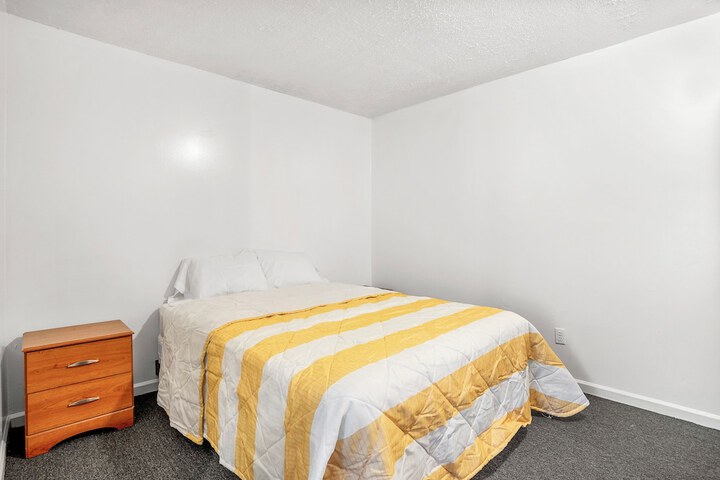 Room 2 of 7