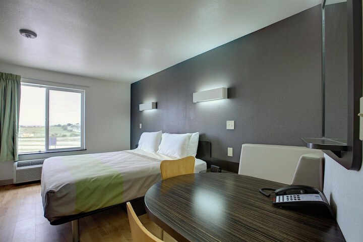 Room 16 of 47