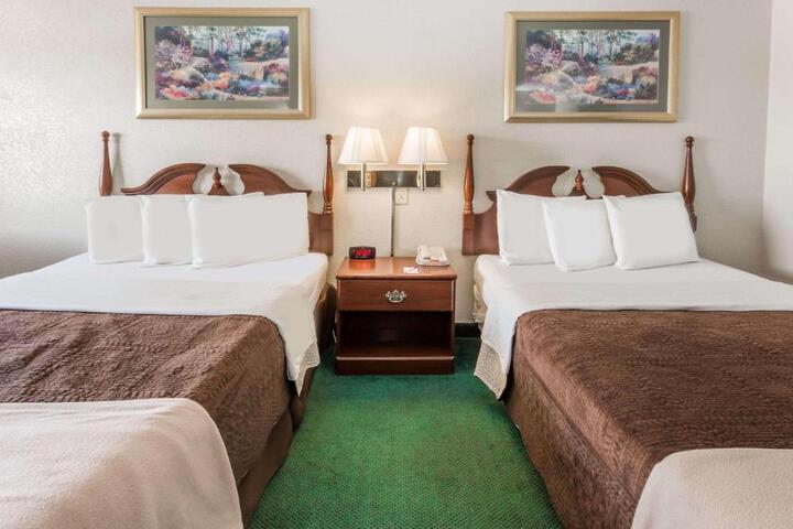 2 Double Beds (1 of 7)