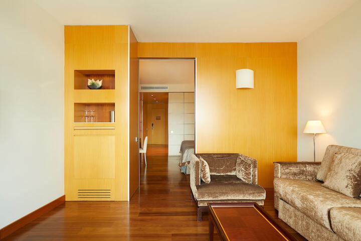 Room 19 of 156
