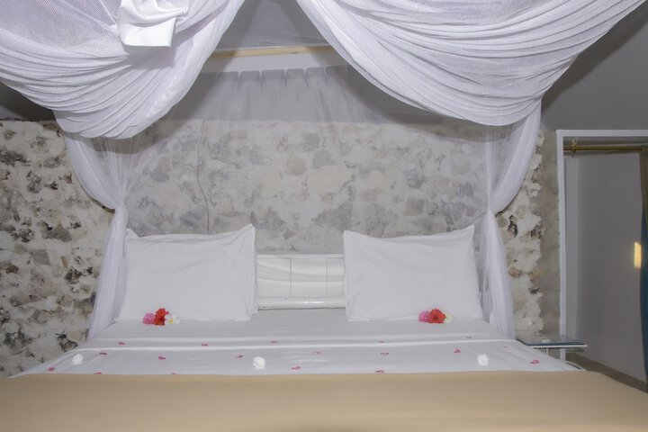 Room 15 of 50
