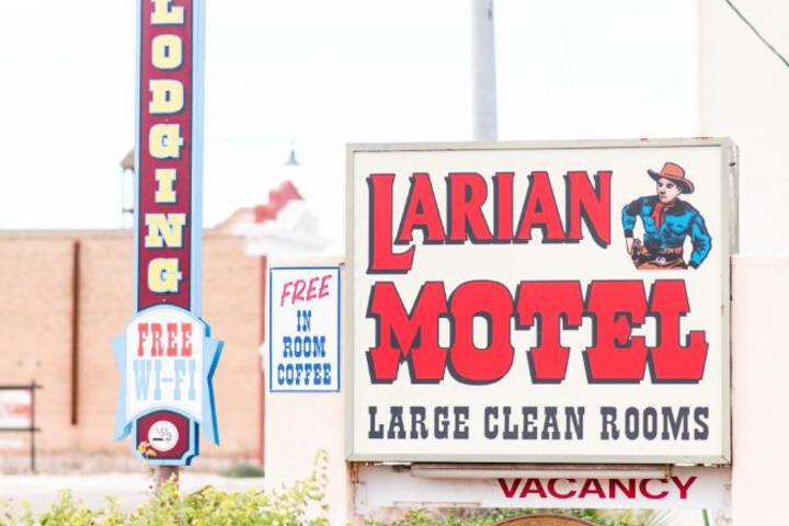 Larian Motel