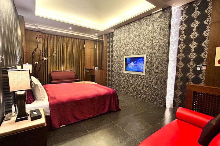 Room 21 of 97