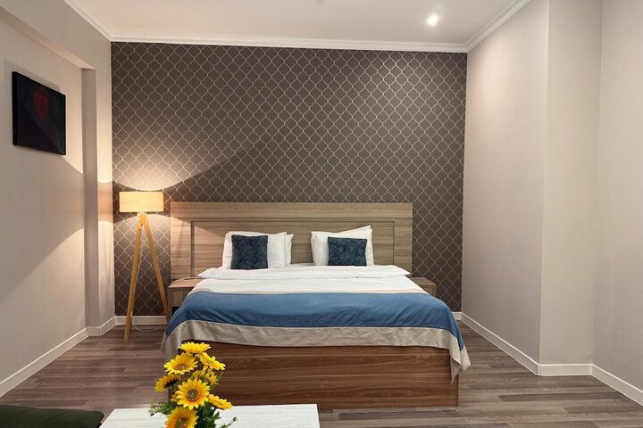 Room 13 of 23