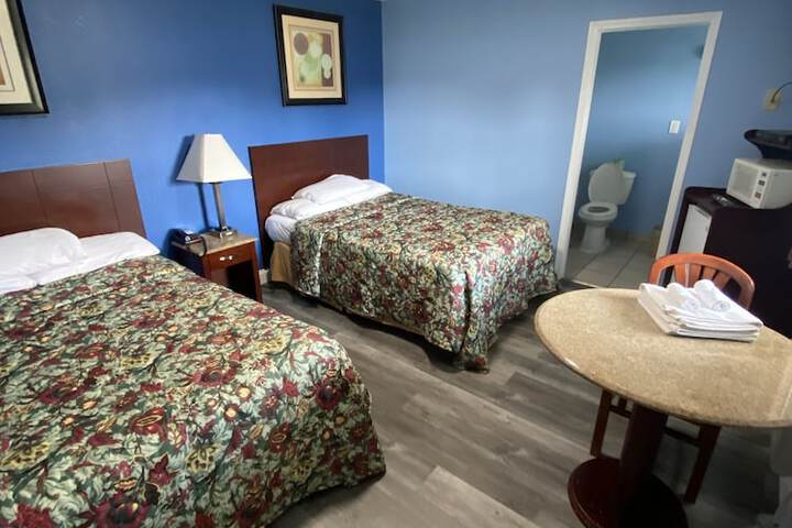 1 Queen Bed (58 of 69)