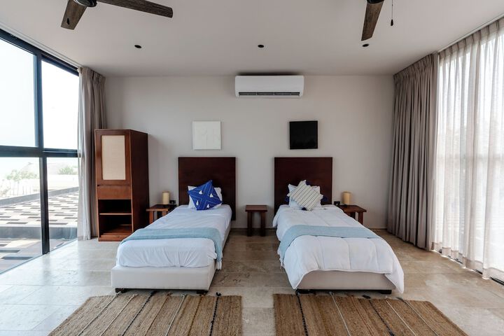 Room 12 of 101