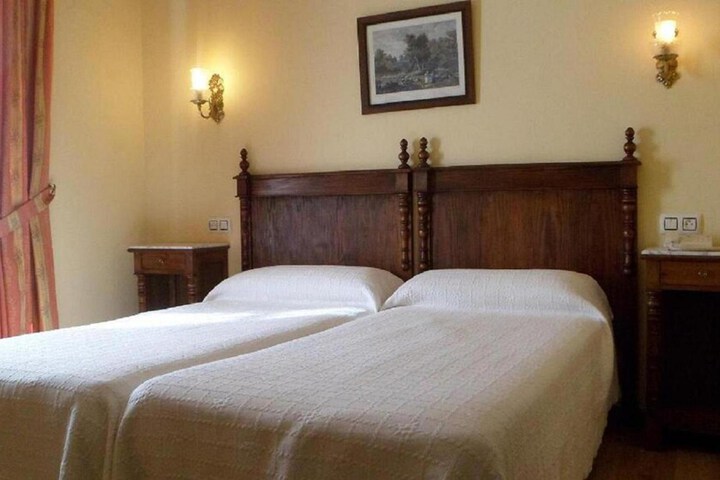 Room 34 of 65