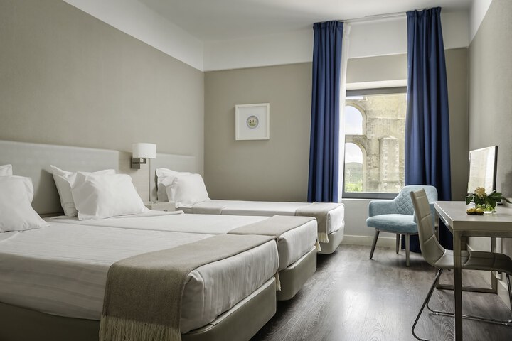 Room 20 of 77