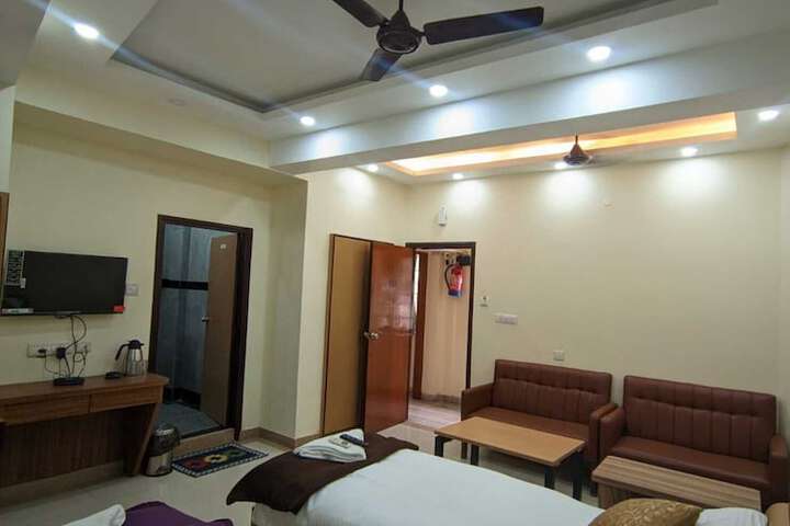 Room 14 of 36