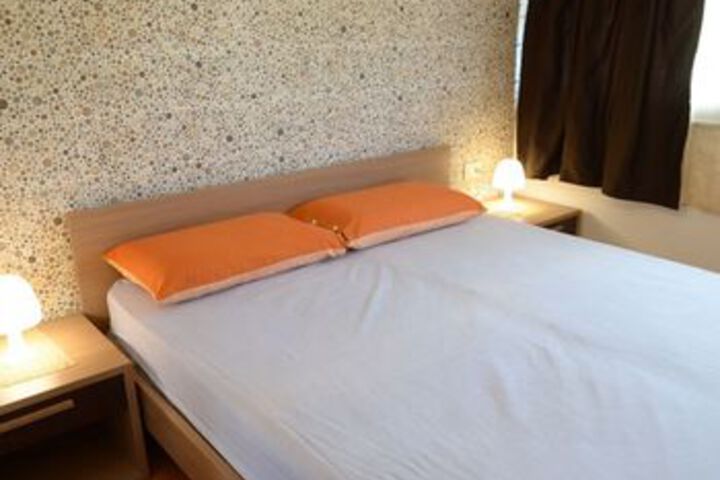 Room 7 of 19