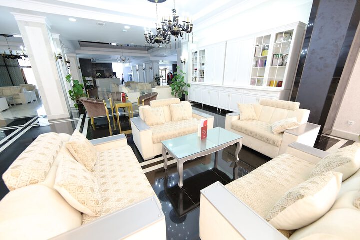 Lounge 109 of 116