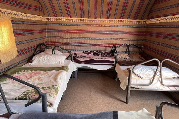 Room 6 of 18
