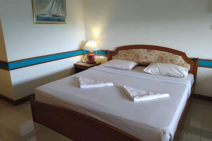 Room 27 of 147