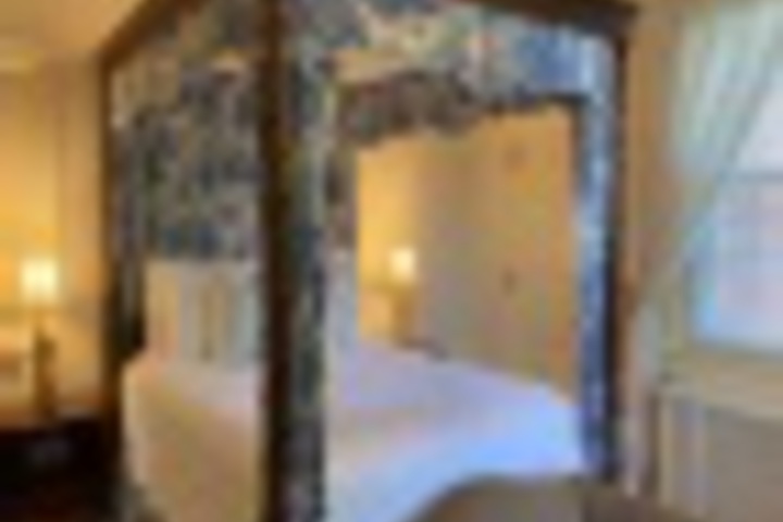 Room 51 of 384