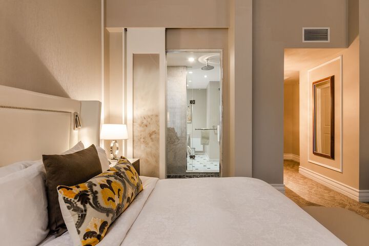 Room 35 of 169
