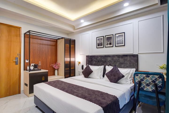 Room 8 of 47